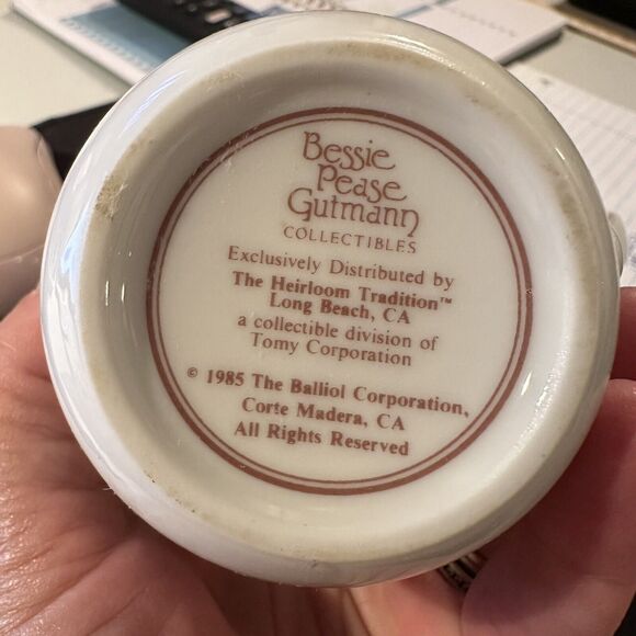 Bessie Pease Gutmann Collectibles Vintage Mug 1985 Love Is Blind - Picture 3 of 4